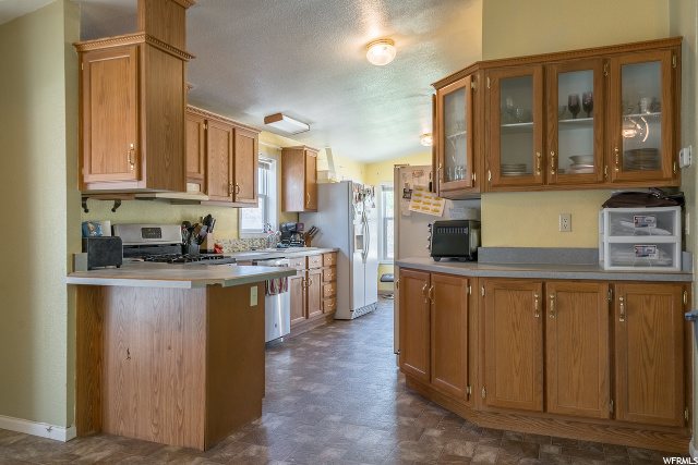 570 W 300 S, Logan, UT 84321 — photo 6
