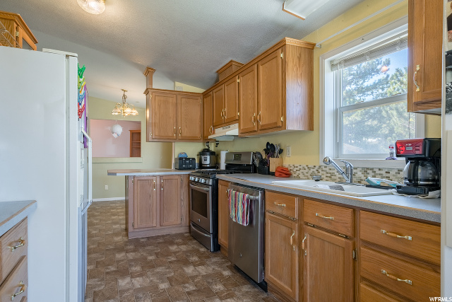 570 W 300 S, Logan, UT 84321 — photo 8
