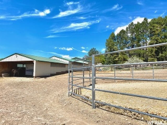 525 W Elberta Dr, Pleasant View, UT 84414 — photo 4