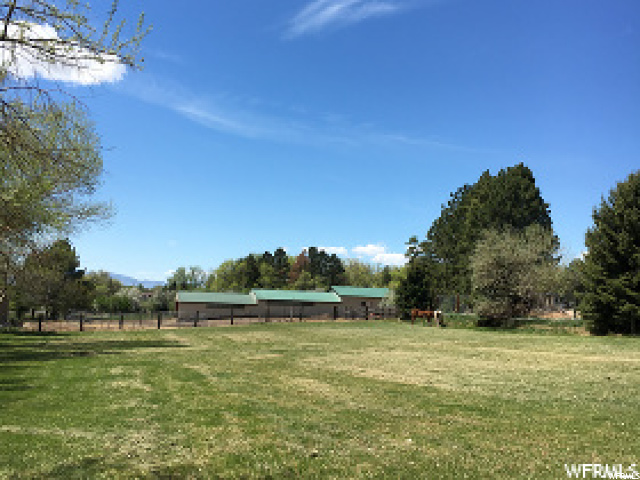 525 W Elberta Dr, Pleasant View, UT 84414 — photo 5