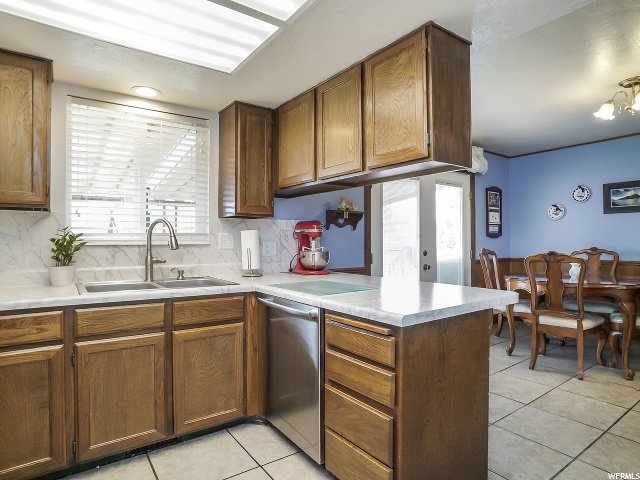 666 W 600 N, Clearfield, UT 84015 — photo 8
