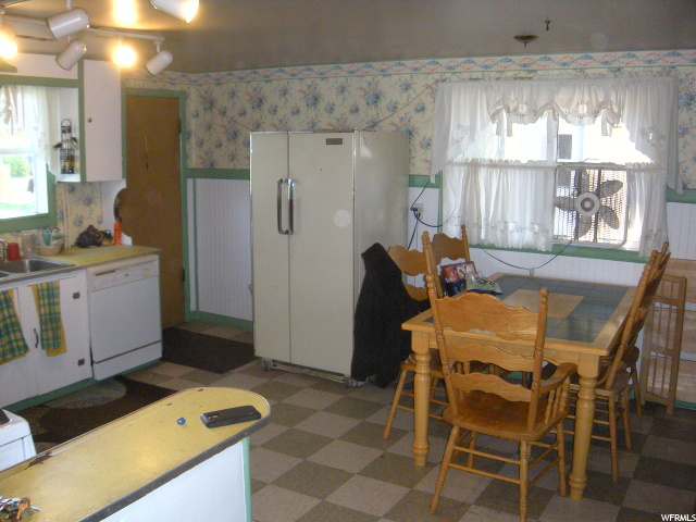 520 E 300 N, Myton, UT 84052 — photo 8