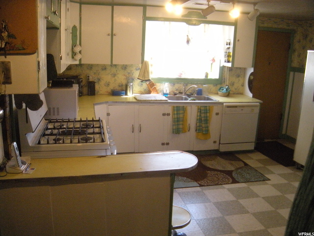 520 E 300 N, Myton, UT 84052 — photo 7