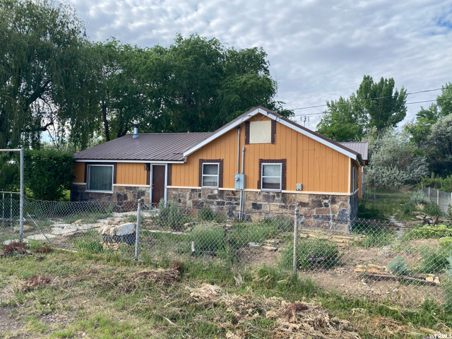 520 E 300 N, Myton, UT 84052 — photo 2