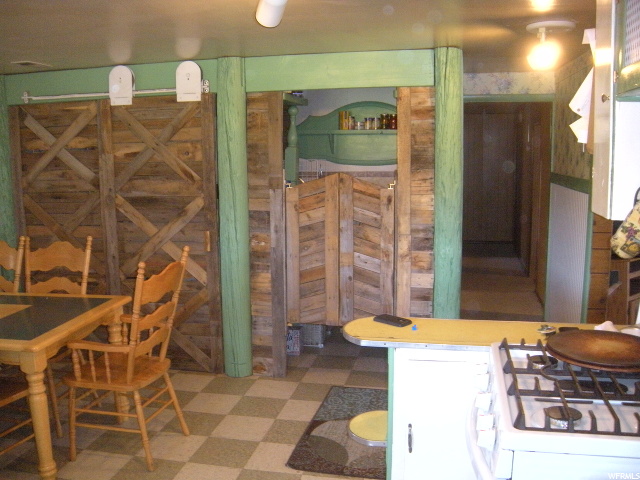 520 E 300 N, Myton, UT 84052 — photo 10