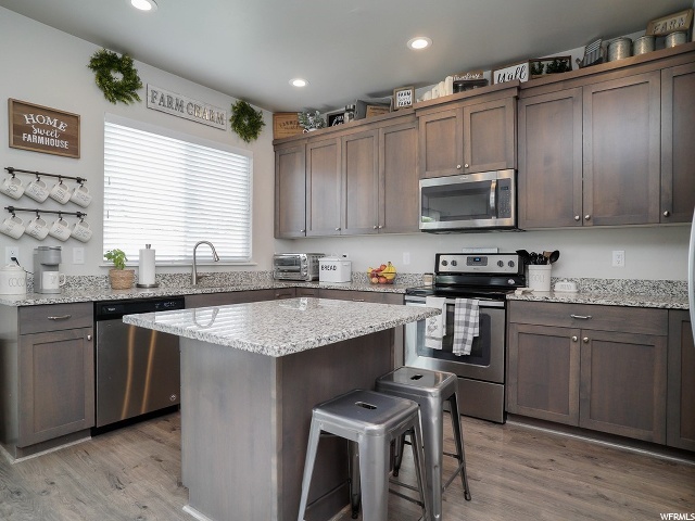 1375 E Primrose Ct, Layton, UT 84040 — photo 9