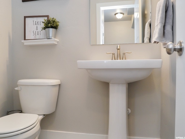 1375 E Primrose Ct, Layton, UT 84040 — photo 12