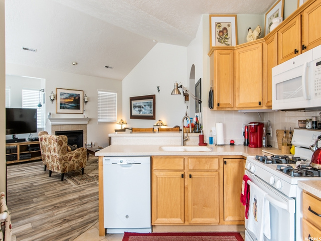 992 S Courtyard Ln. E, Centerville, UT 84014 — photo 12