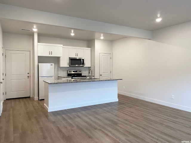 387 S 1540 E, Hyrum, UT 84319 — photo 2