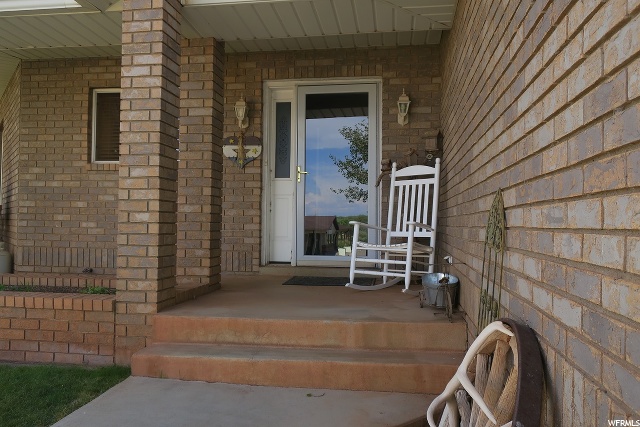 435 W Main St S, Torrey, UT 84775 — photo 3