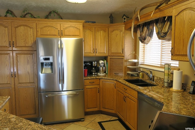 435 W Main St S, Torrey, UT 84775 — photo 6