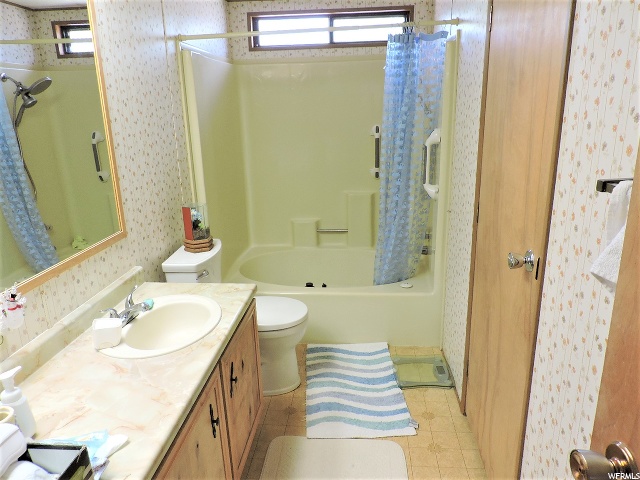 295 N 200 E, Hinckley, UT 84635 — photo 6