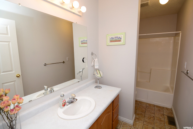 320 E 2475 N, Logan, UT 84341 — photo 6