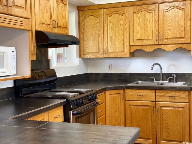 587 W 300 N, Hyrum, UT 84319 — photo 8