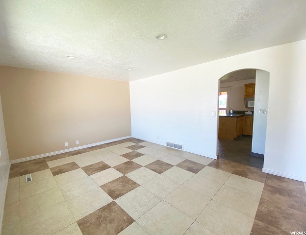587 W 300 N, Hyrum, UT 84319 — photo 5