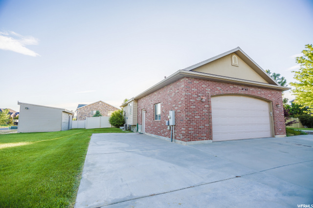6847 S 1650 E, Uintah, UT 84405 — photo 3