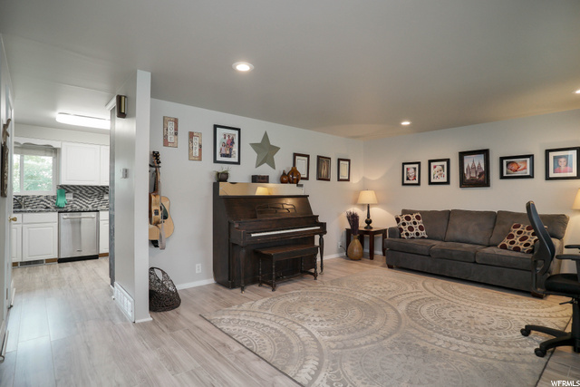 786 E 350 N, Kaysville, UT 84037 — photo 3