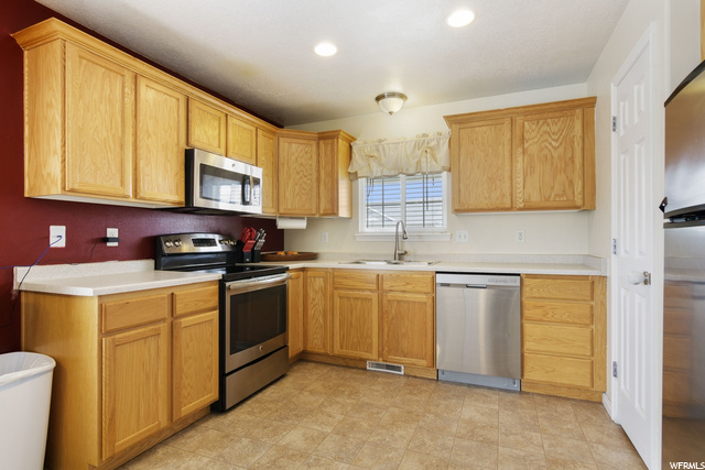 1852 E Boulder St, Eagle Mountain, UT 84005 — photo 2