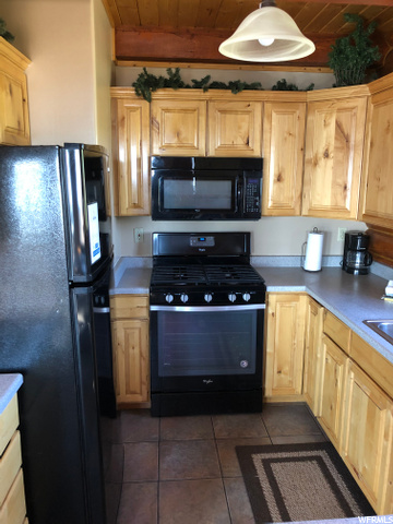 559 W Raspberry Patch Rd, Garden City, UT 84028 — photo 11