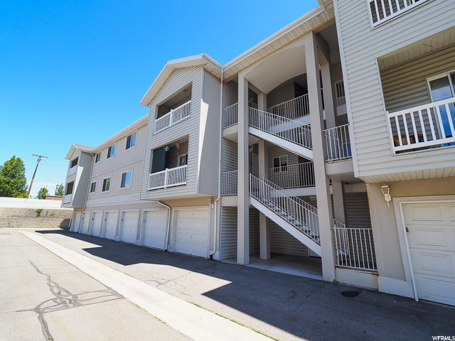 4004 S Chase Brook Ln #203, Salt Lake City, UT 84107