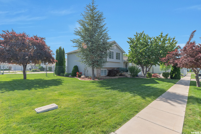 69 N 360 W, Clearfield, UT 84015 — photo 4