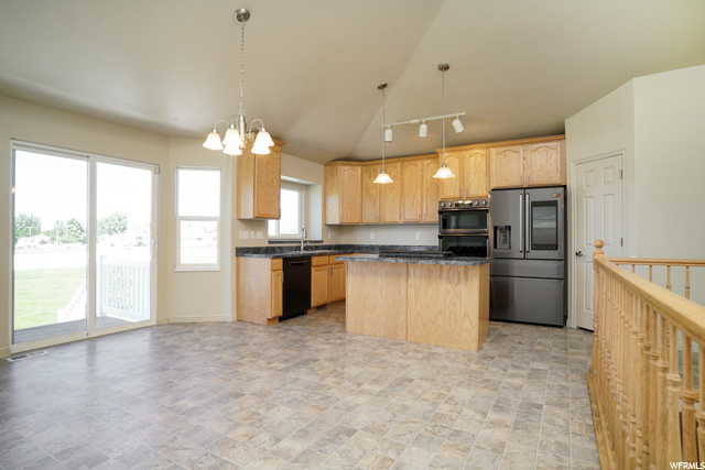 5627 S 3200 W, Roy, UT 84067 — photo 8