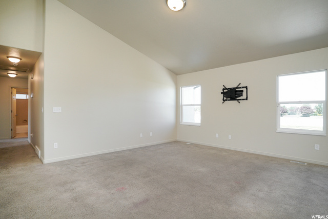 5627 S 3200 W, Roy, UT 84067 — photo 4
