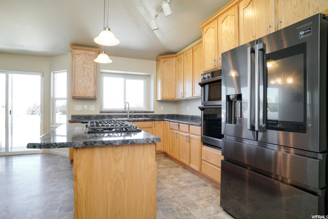 5627 S 3200 W, Roy, UT 84067 — photo 11
