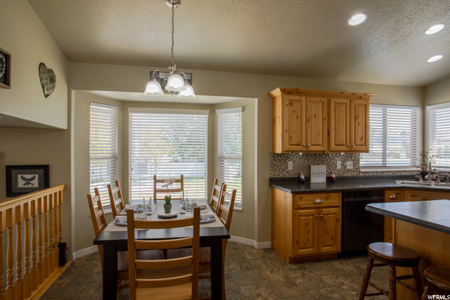 4022 S 2725 W, Roy, UT 84067 — photo 12