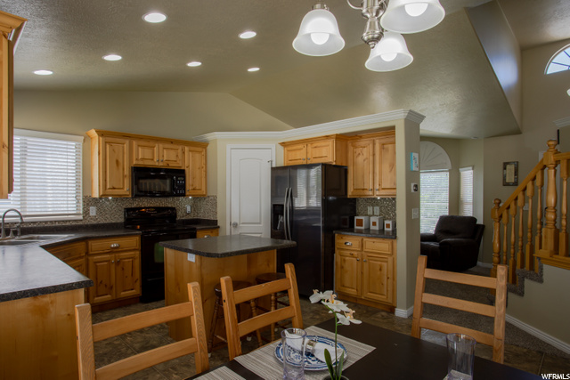 4022 S 2725 W, Roy, UT 84067 — photo 2