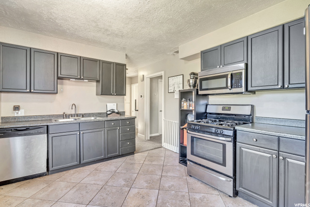 281 Barbara St, Layton, UT 84041 — photo 6