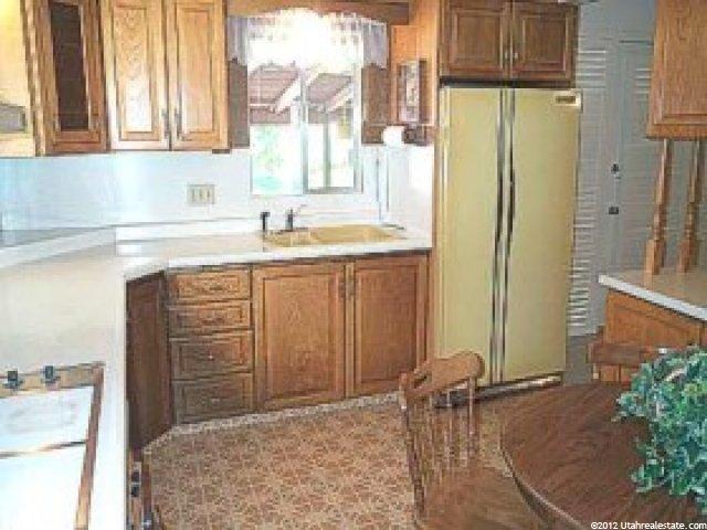 193 E Mountain View Dr, Murray, UT 84107 — photo 3