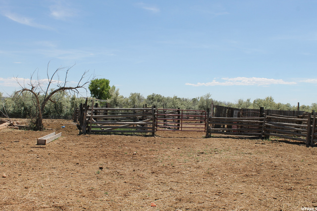 4689 N 10500 E, Lapoint, UT 84039 — photo 5