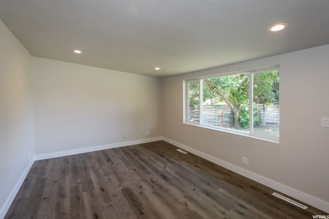 1458 Scott Cir, Layton, UT 84041 — photo 6