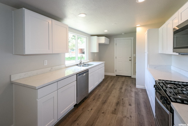 1458 Scott Cir, Layton, UT 84041 — photo 3