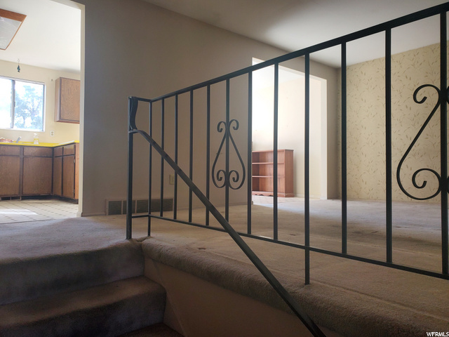 959 E Violet Dr, Sandy, UT 84094 — photo 3