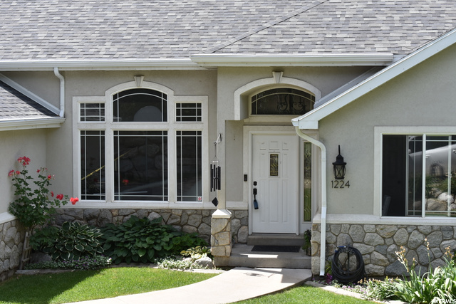 1224 E Lakeview Dr S, Bountiful, UT 84010 — photo 3