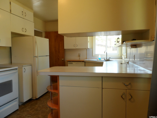 1359 Juniper Dr, Logan, UT 84321 — photo 2
