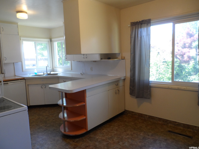 1359 Juniper Dr, Logan, UT 84321 — photo 4