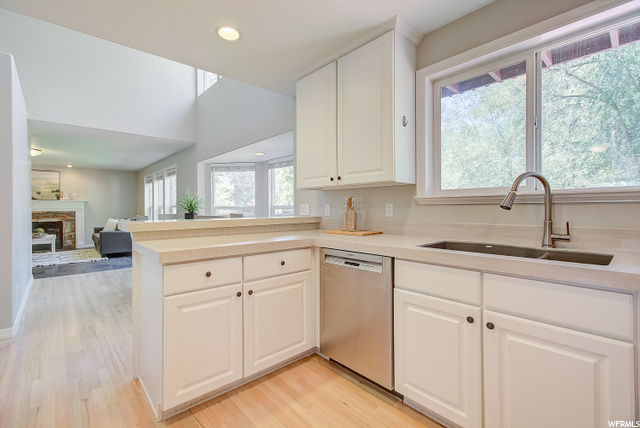 588 E Compton Ct, Murray, UT 84107 — photo 11