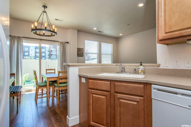 74 E Calbourne Ln, Sandy, UT 84070 — photo 11