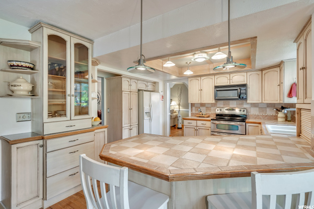 1747 E Briarglen Ln, Sandy, UT 84092 — photo 9