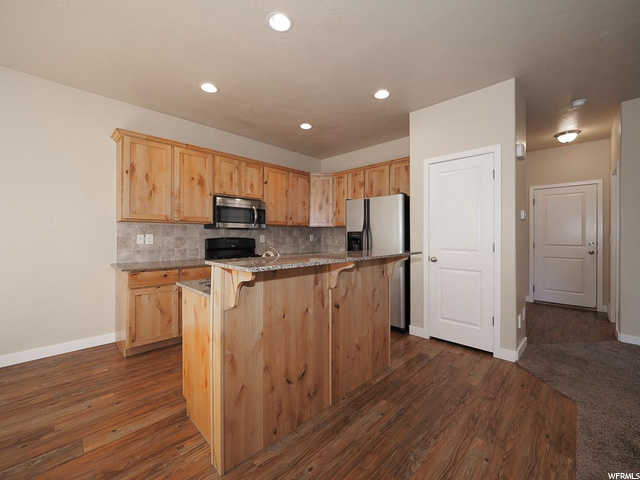138 E Crescent Ln, Sandy, UT 84070 — photo 3