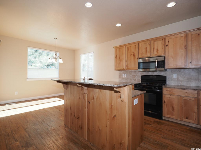 138 E Crescent Ln, Sandy, UT 84070 — photo 2