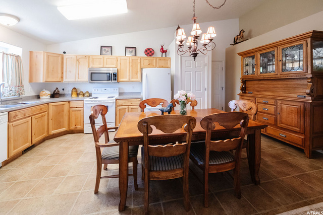 2581 W 1890 N, Clinton, UT 84015 — photo 6