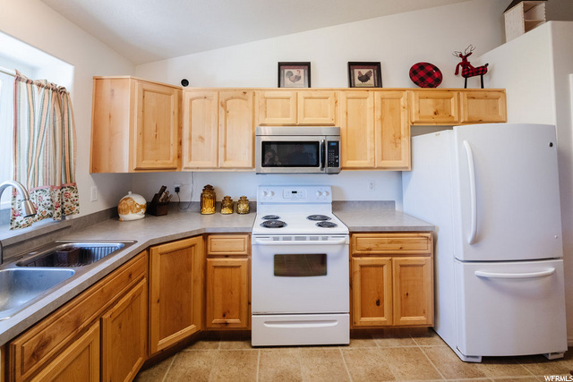 2581 W 1890 N, Clinton, UT 84015 — photo 9