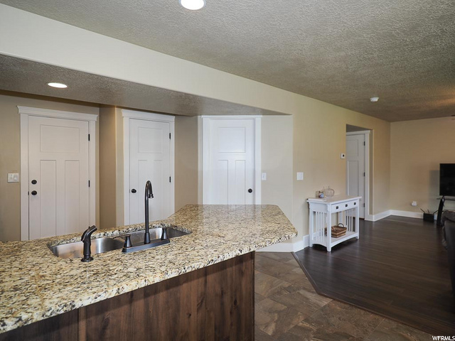 987 Mountain Shadow Dr, Layton, UT 84040 — photo 10