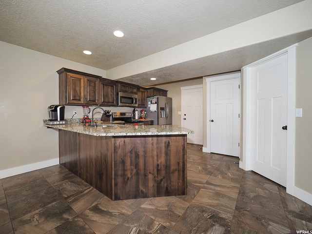987 Mountain Shadow Dr, Layton, UT 84040 — photo 9