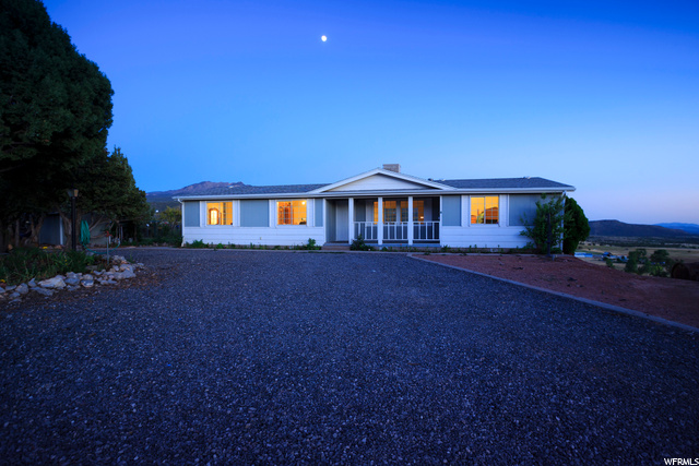 706 E Cottontail Rd, Central, UT 84722 — photo 2