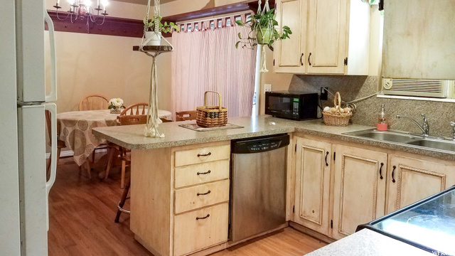 164 S Center St, Hyrum, UT 84319 — photo 4
